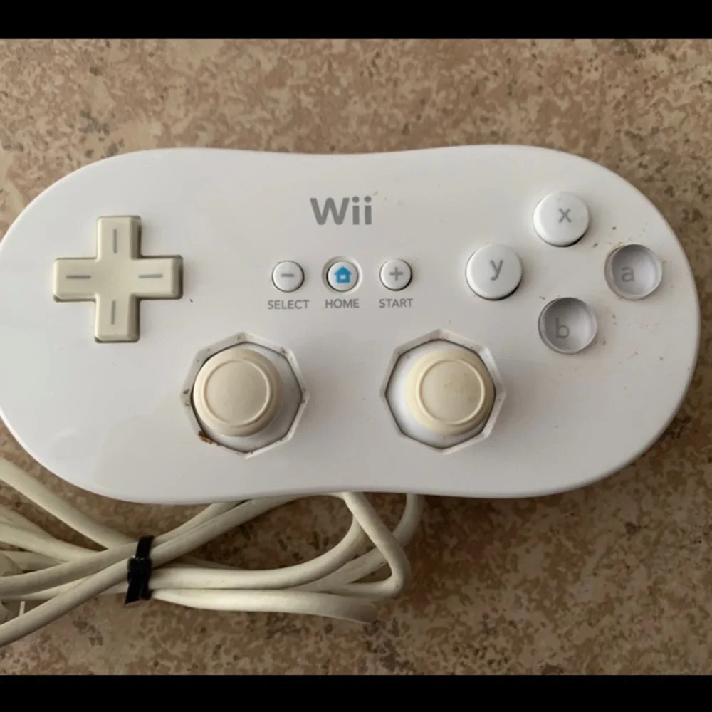 OFFICIAL CLASSIC CONTROLLER | WHITE - NINTENDO WII | USED